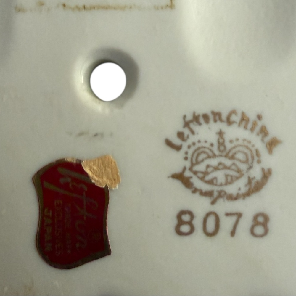 Vtg Lefton hand painted porcelain single Switch Plate Cover #8078 - Picture 3 of 3